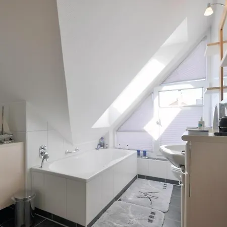 Rossini 8 דירה וגנרוגה